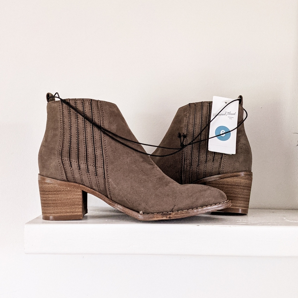 NWT universal thread ankle boots